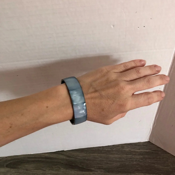 Vtg Brass and Shell Bangle - Picture 2 of 7